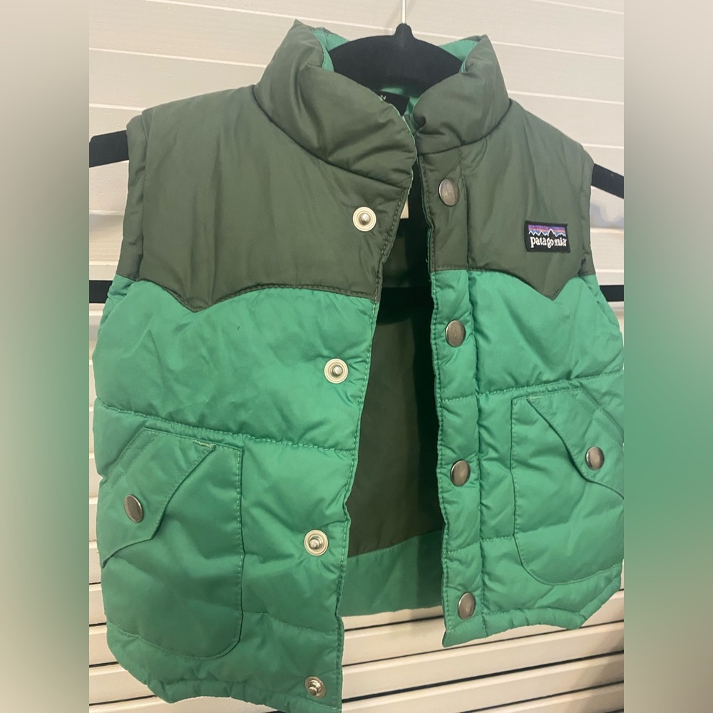 Adorable Patagonia vest!